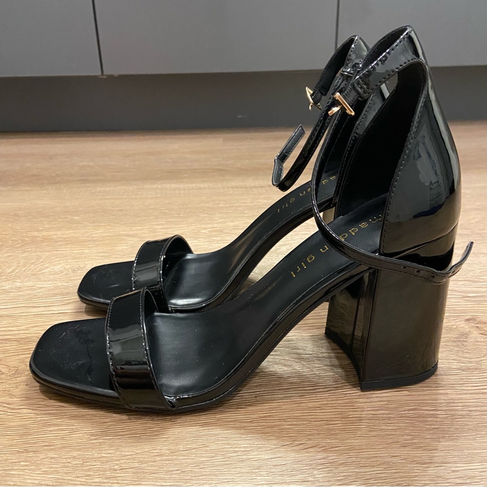 NEW Black Heels